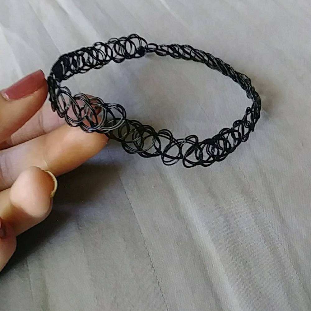 Black choker